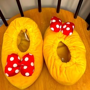 Rare Fluffy Minnie slippers